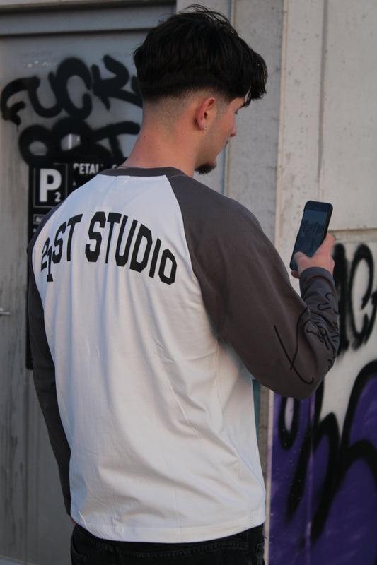 Long Sleeve T-shirt (Grey)